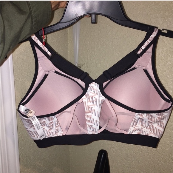 VS sports bra - Picture 2 of 4